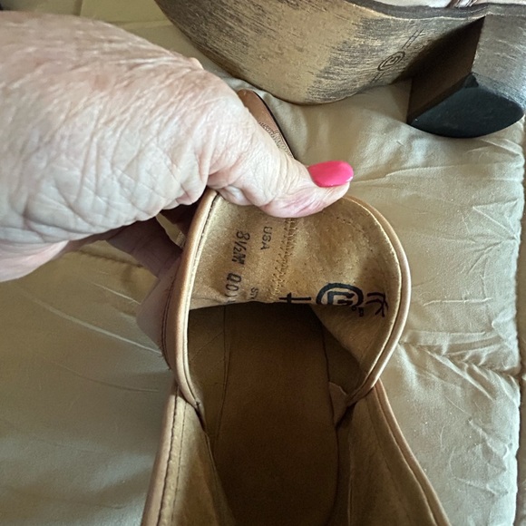 Tan Western Cowboy Boots with Blue Stitching - Picture 4 of 4